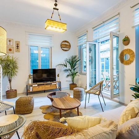 Apartamento Exceptional Flat 1 Min To Metro & Galata Tower Estambul Exterior foto