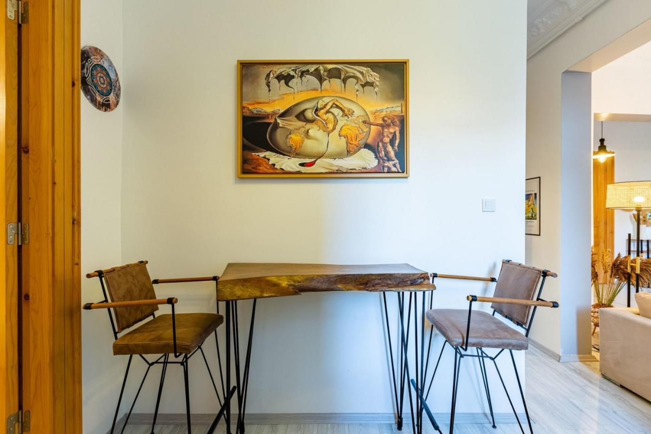 Apartamento Exceptional Flat 1 Min To Metro & Galata Tower Estambul Exterior foto