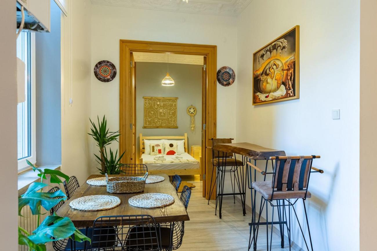Apartamento Exceptional Flat 1 Min To Metro & Galata Tower Estambul Exterior foto