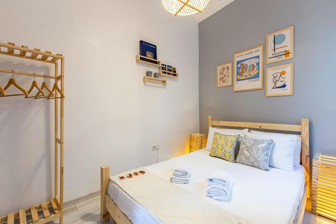 Apartamento Exceptional Flat 1 Min To Metro & Galata Tower Estambul Exterior foto