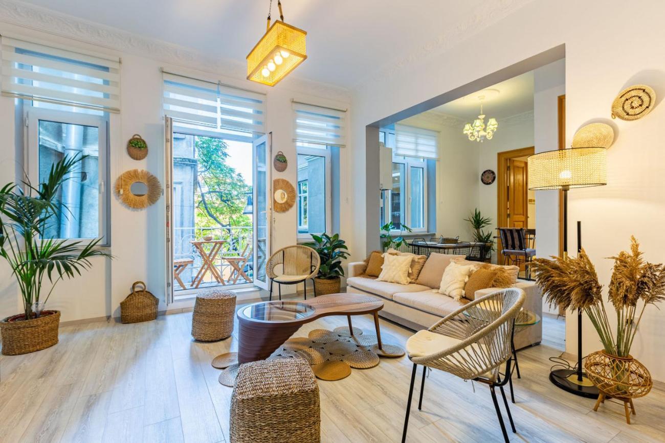 Apartamento Exceptional Flat 1 Min To Metro & Galata Tower Estambul Exterior foto
